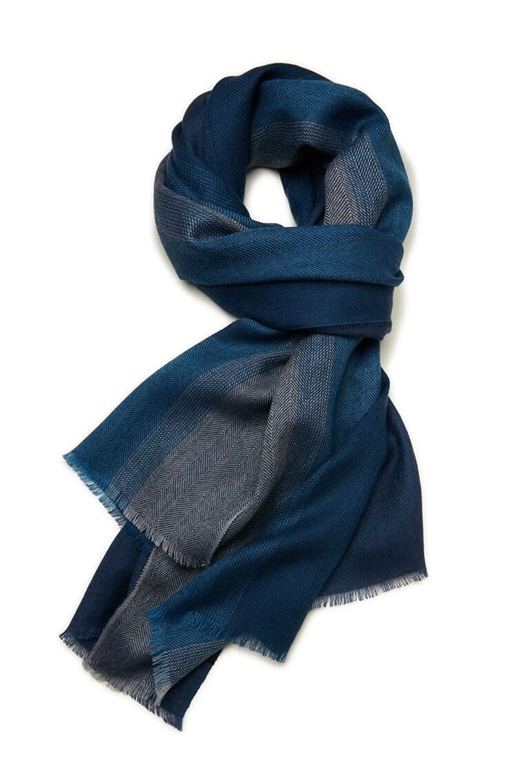 	Cashmere plaid scarf for business casual