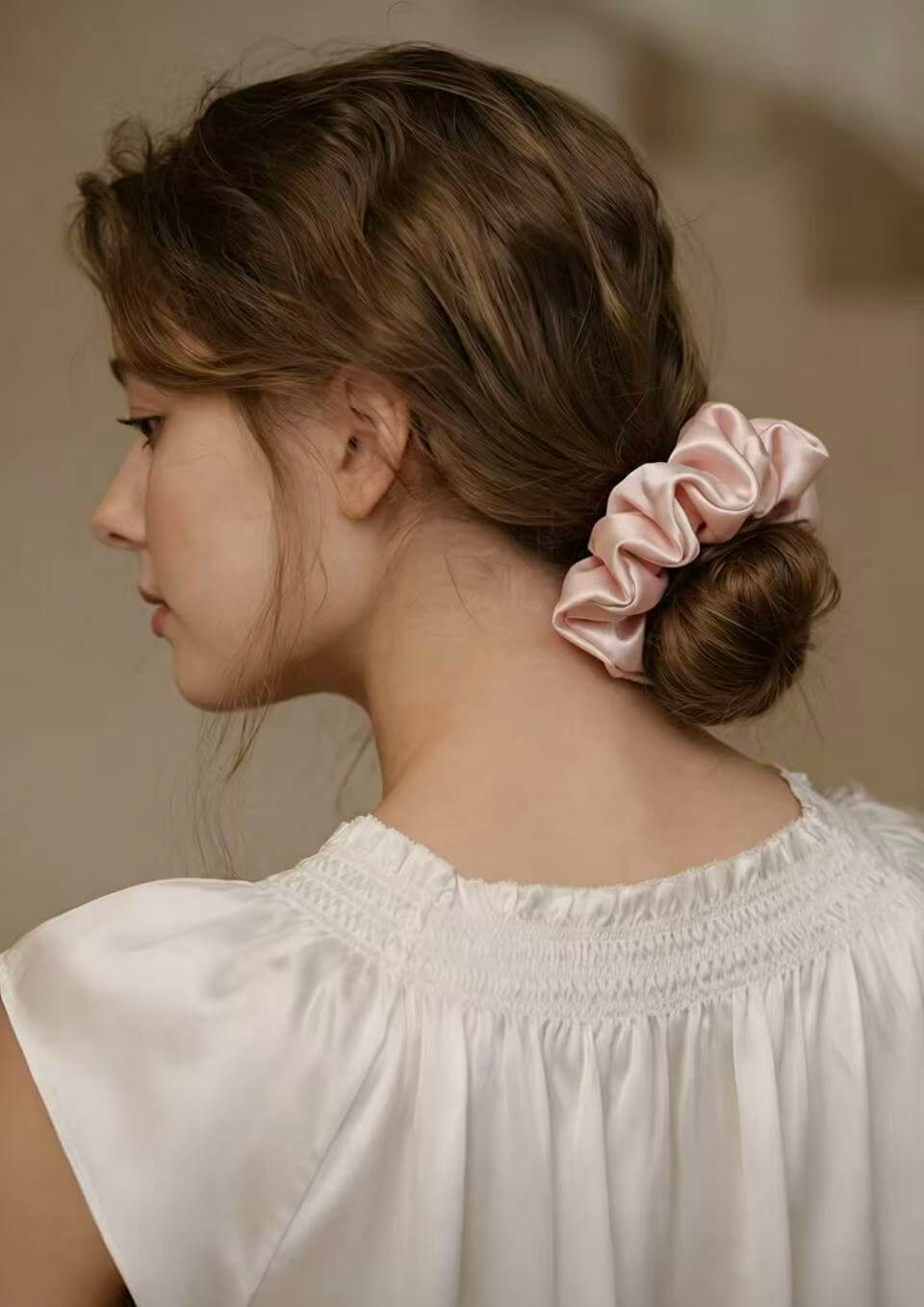 luxurious 22 Momme 100% Mulberry Silk Scrunchie 