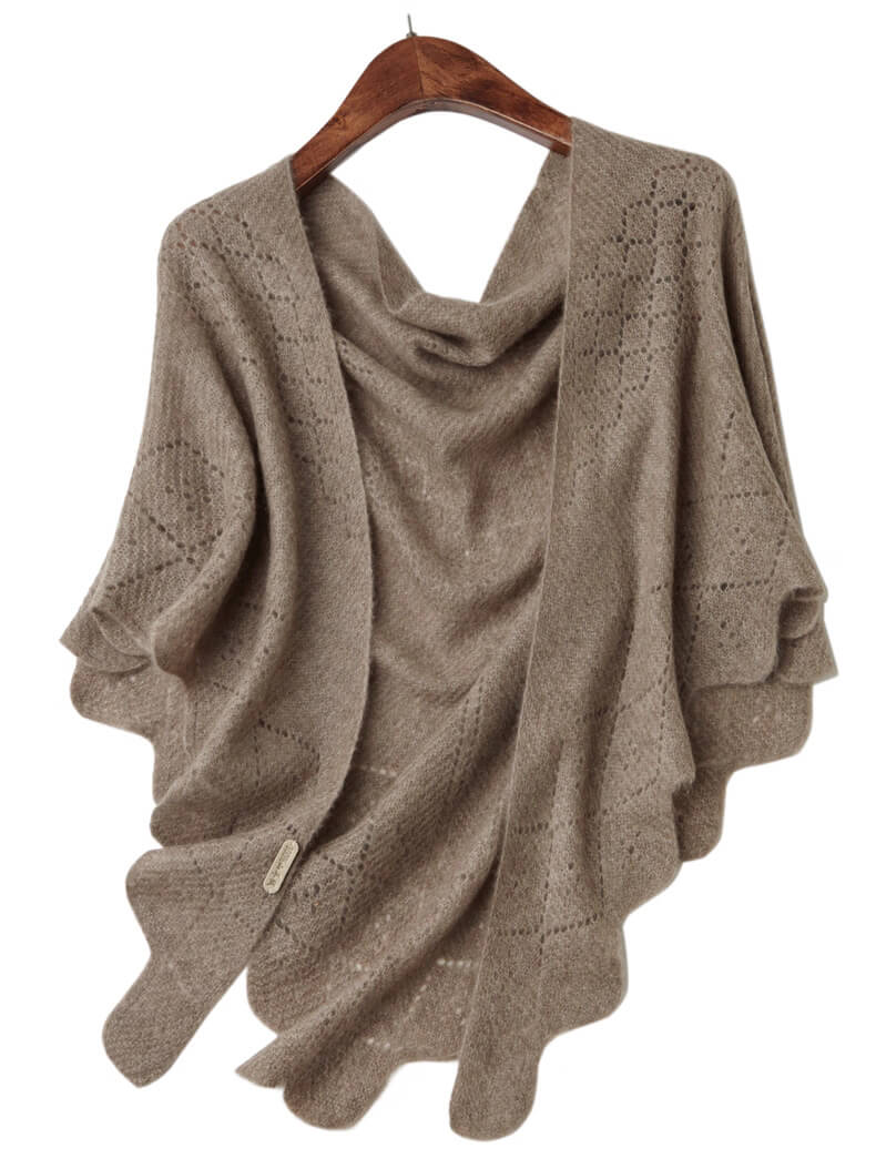 100% Cashmere Triangle Scarf with Scalloped Edge in green