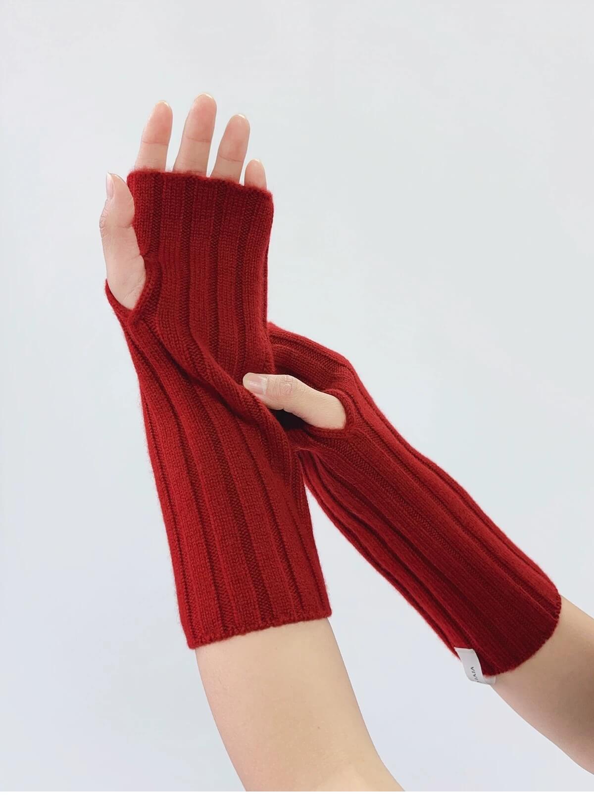 women's cashmere fingerless gloves with rib knit in red 