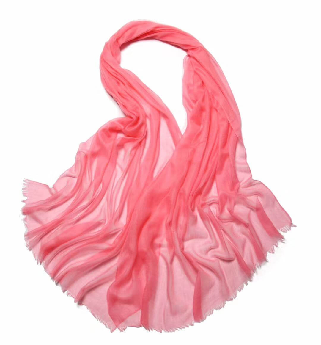 Discover pure softness in our lightweight 100% cashmere shawl. Perfect as a travel wrap, elegant evening accessory, or thoughtful gift.