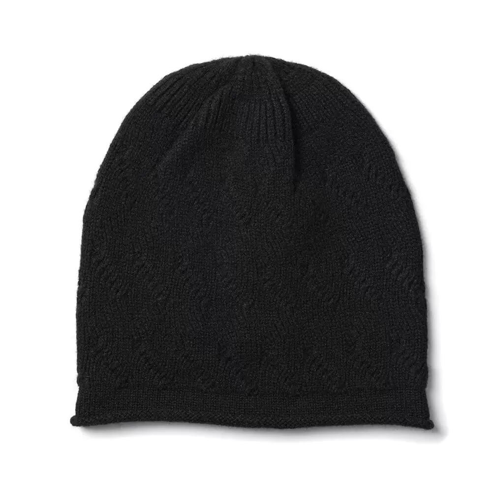 Embrace Cloud-Like Warmth: The 100% Cashmere Beanie in black 