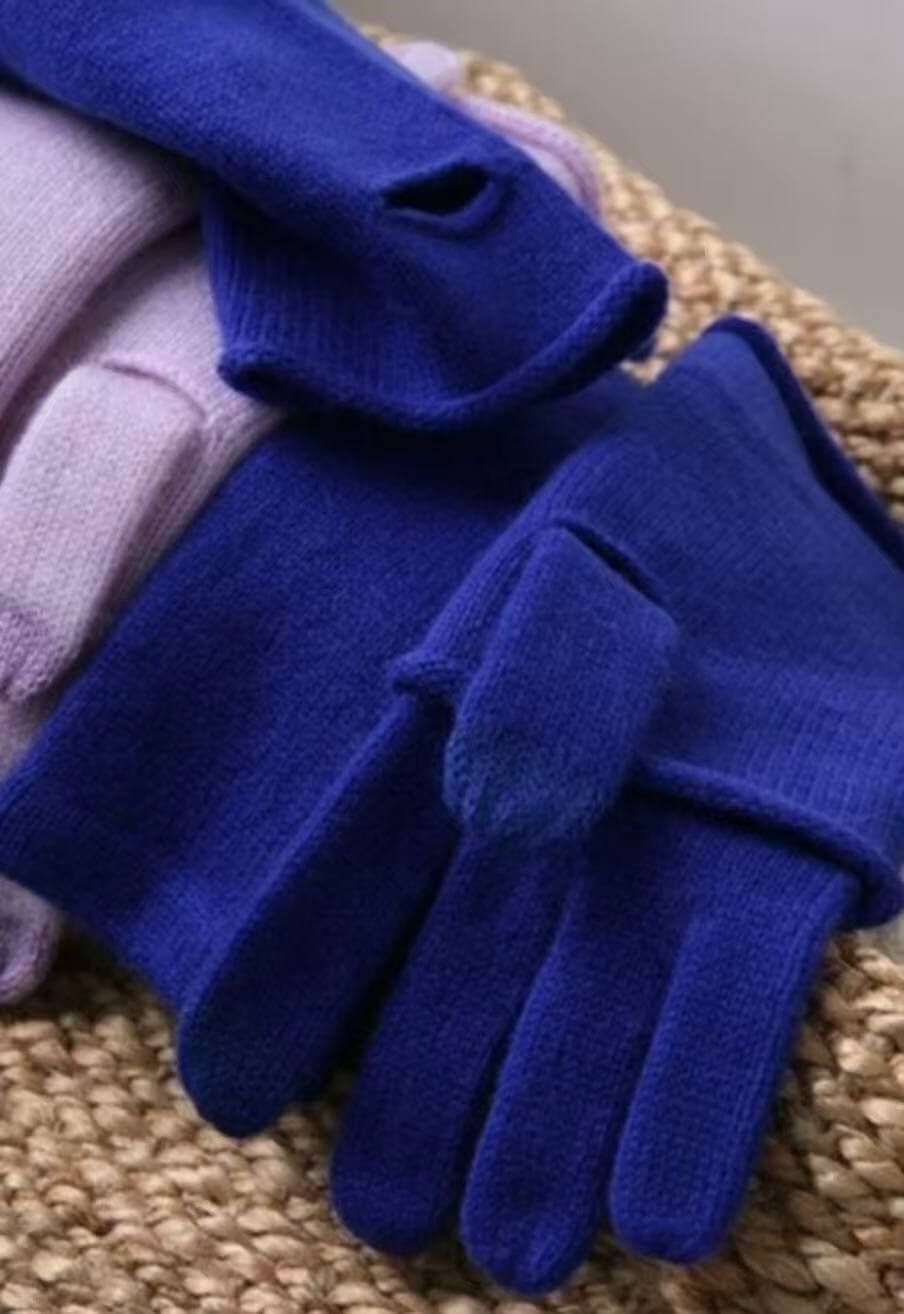 Winter-ready women’s cashmere gloves double-layer style and comfort
