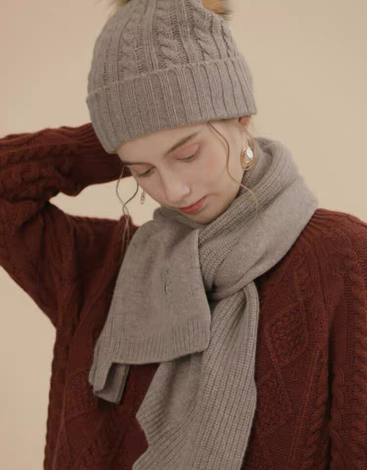 Women’s 100% cashmere rib-trim scarf in camel color